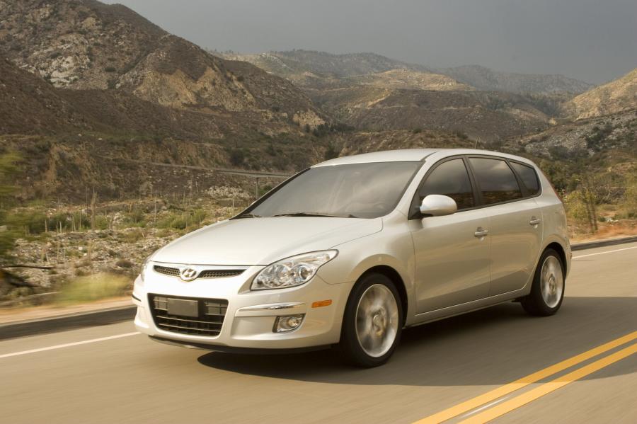  Hyundai Elantra Touring 2008 года  (фото 34 из 118)